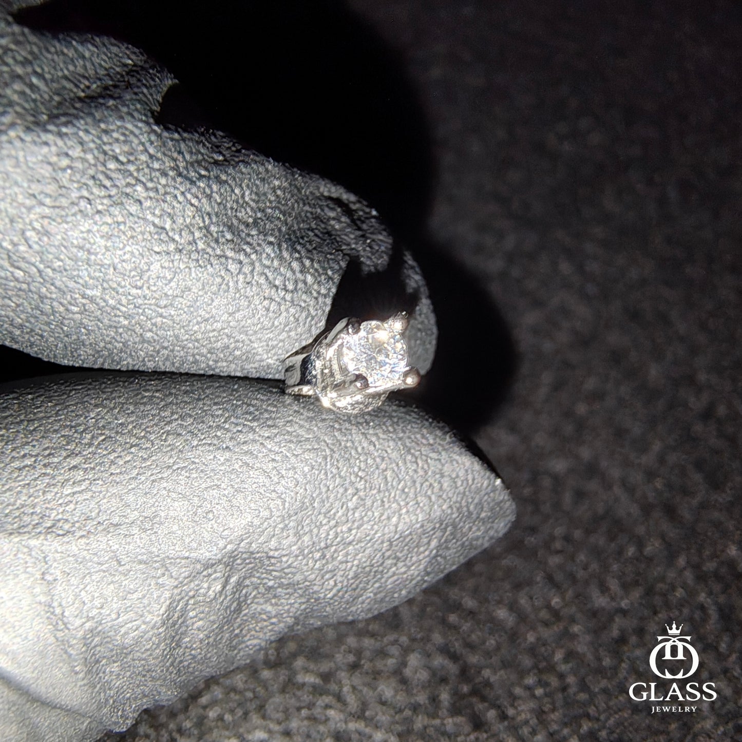 GLASS Moissanite Stud Pierce 0.1ct / D Color / S925