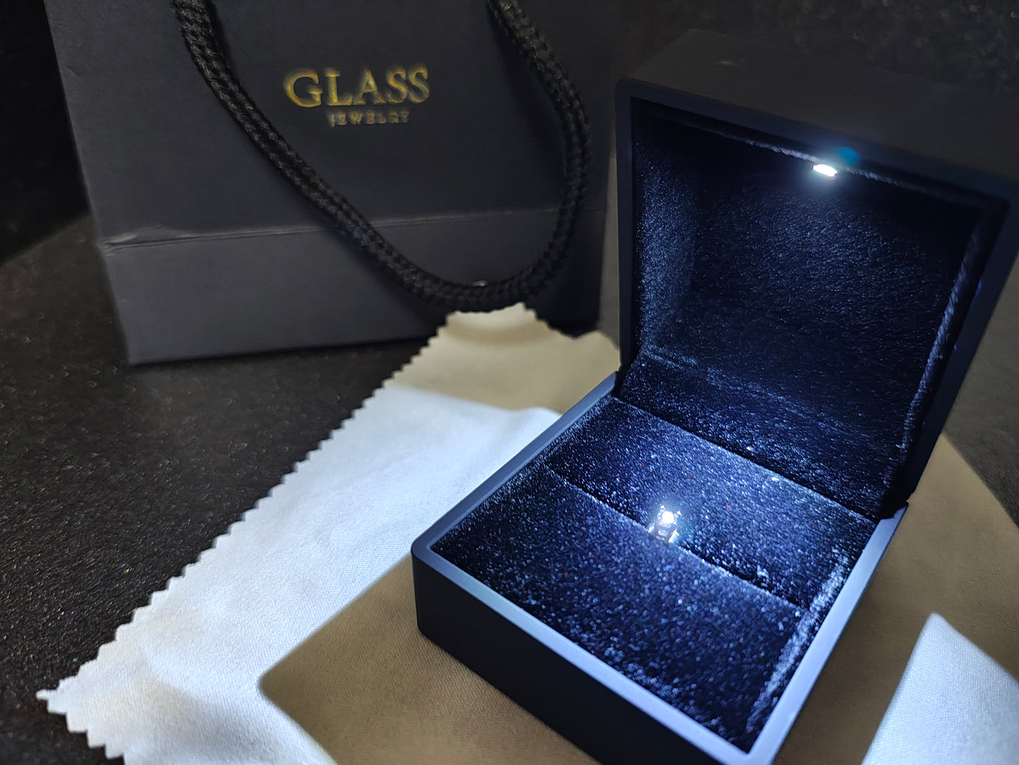 GLASS Moissanite Stud Pierce 0.1ct / D Color / S925
